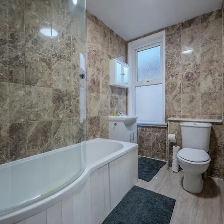 The Salty Seagull スカーバラ